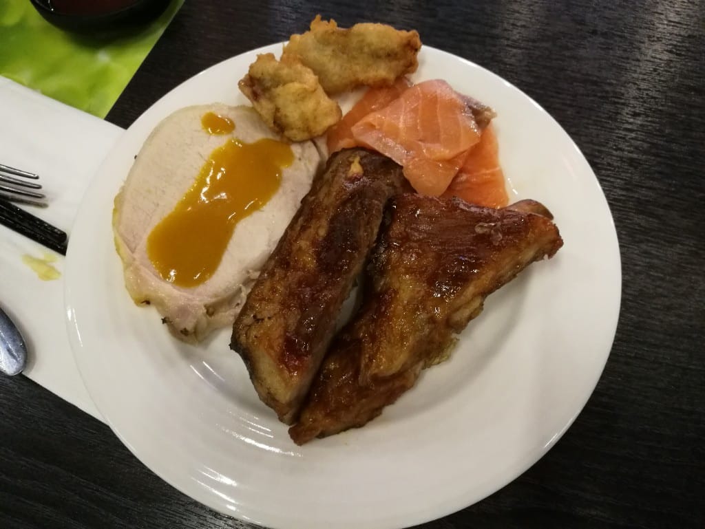 【台中美食】星饗道國際自助旅餐，有熟成牛排及紅白酒的Buffet