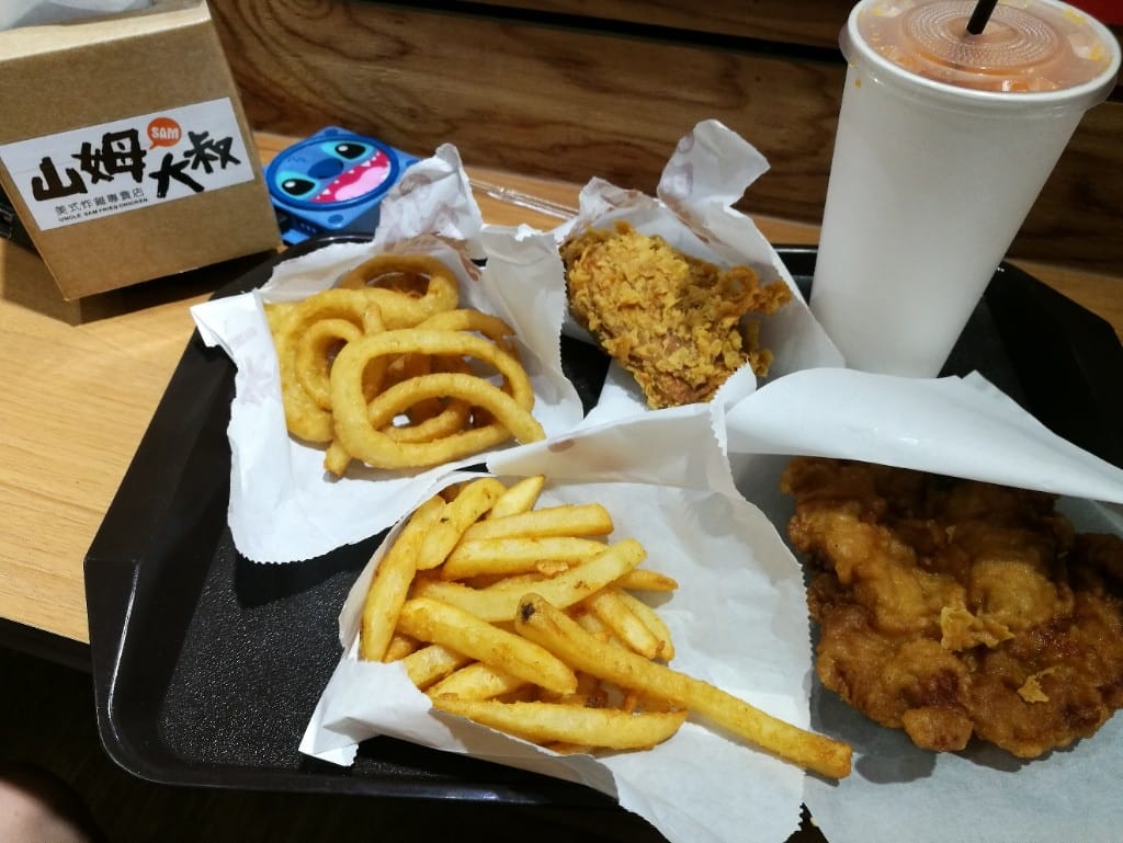 【三重美食】山姆大叔美式炸雞專賣店， 現點現炸，超啾細的美味炸雞