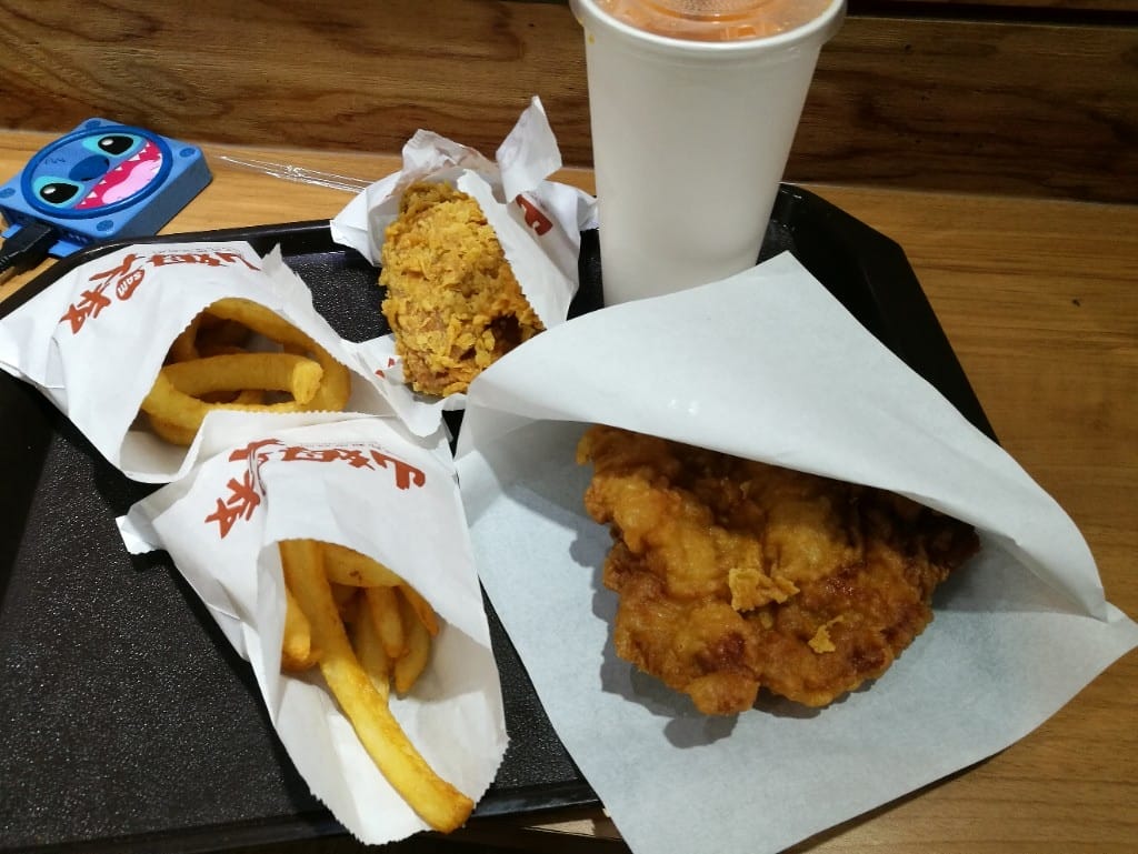 【三重美食】山姆大叔美式炸雞專賣店， 現點現炸，超啾細的美味炸雞