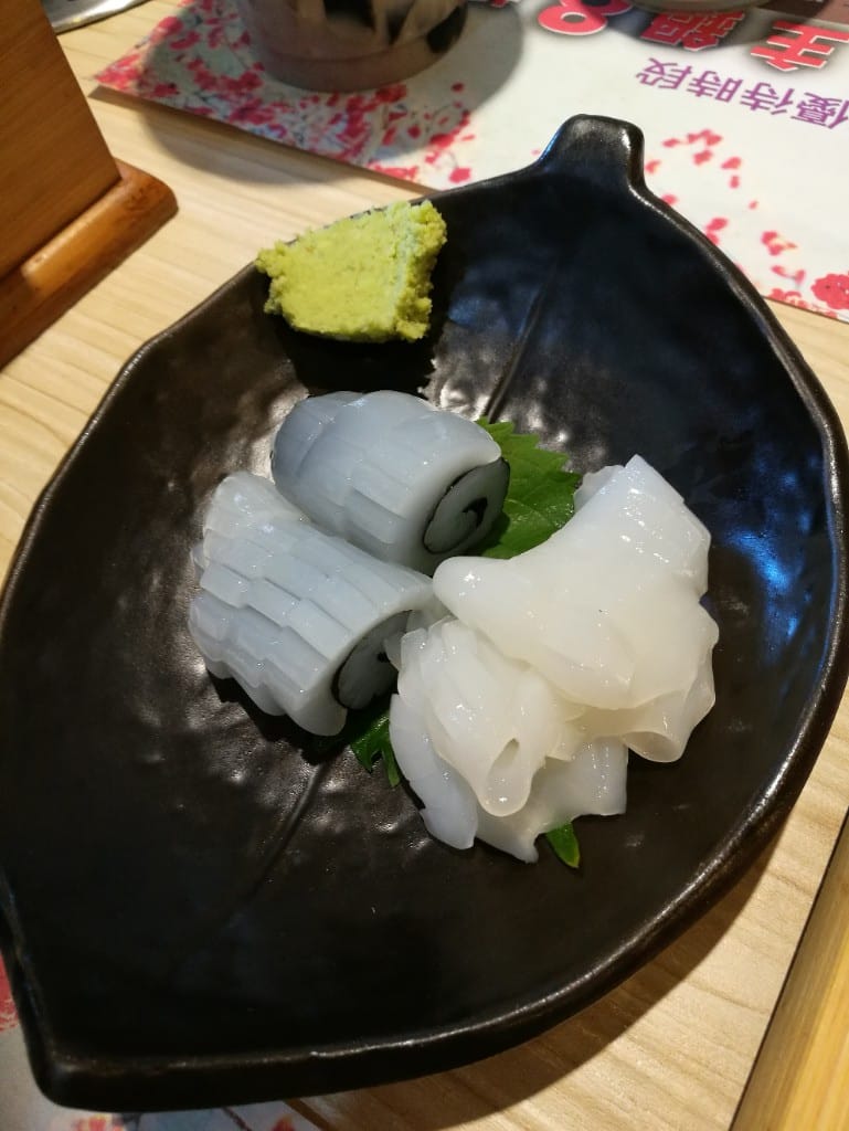 【新莊美食】初二十六，食材新鮮用新的美味鍋物，還有生魚片握壽司哦！
