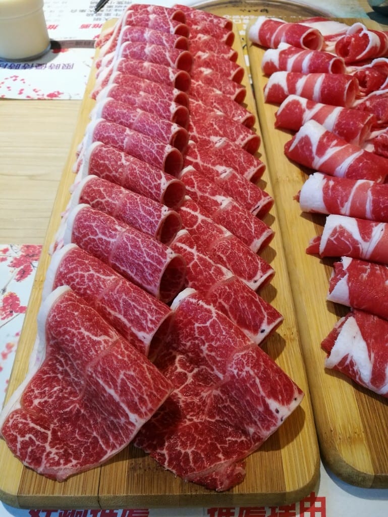 【新莊美食】初二十六，食材新鮮用新的美味鍋物，還有生魚片握壽司哦！