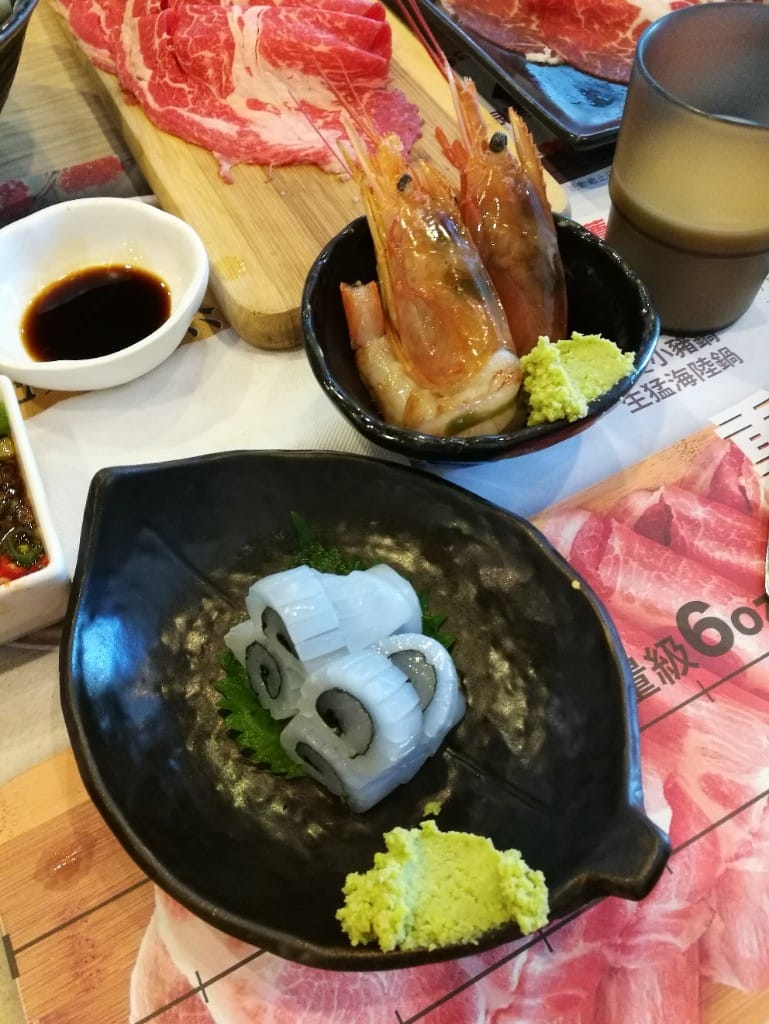 【新莊美食】初二十六，食材新鮮用新的美味鍋物，還有生魚片握壽司哦！