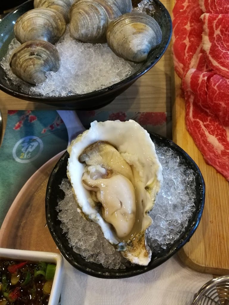 【新莊美食】初二十六，食材新鮮用新的美味鍋物，還有生魚片握壽司哦！