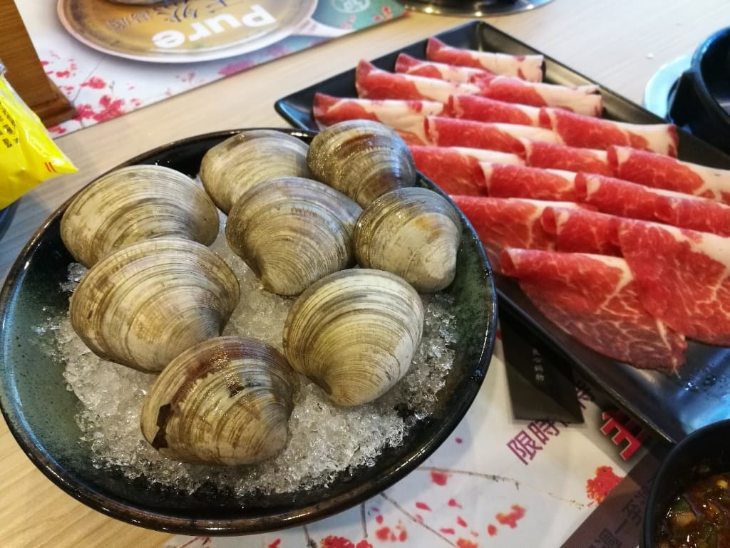 【新莊美食】初二十六，食材新鮮用新的美味鍋物，還有生魚片握壽司哦！
