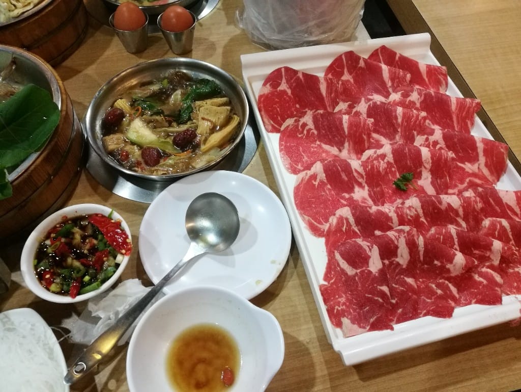 【新莊美食】沐也日式涮涮鍋,主打大份量肉盤,CP值高的美味鍋物,用餐時間拿號碼牌哦! - 第14張圖 【新莊美食】沐也日式涮涮鍋,主打大份量肉盤,CP值高的美味鍋物,用餐時間拿號碼牌哦!