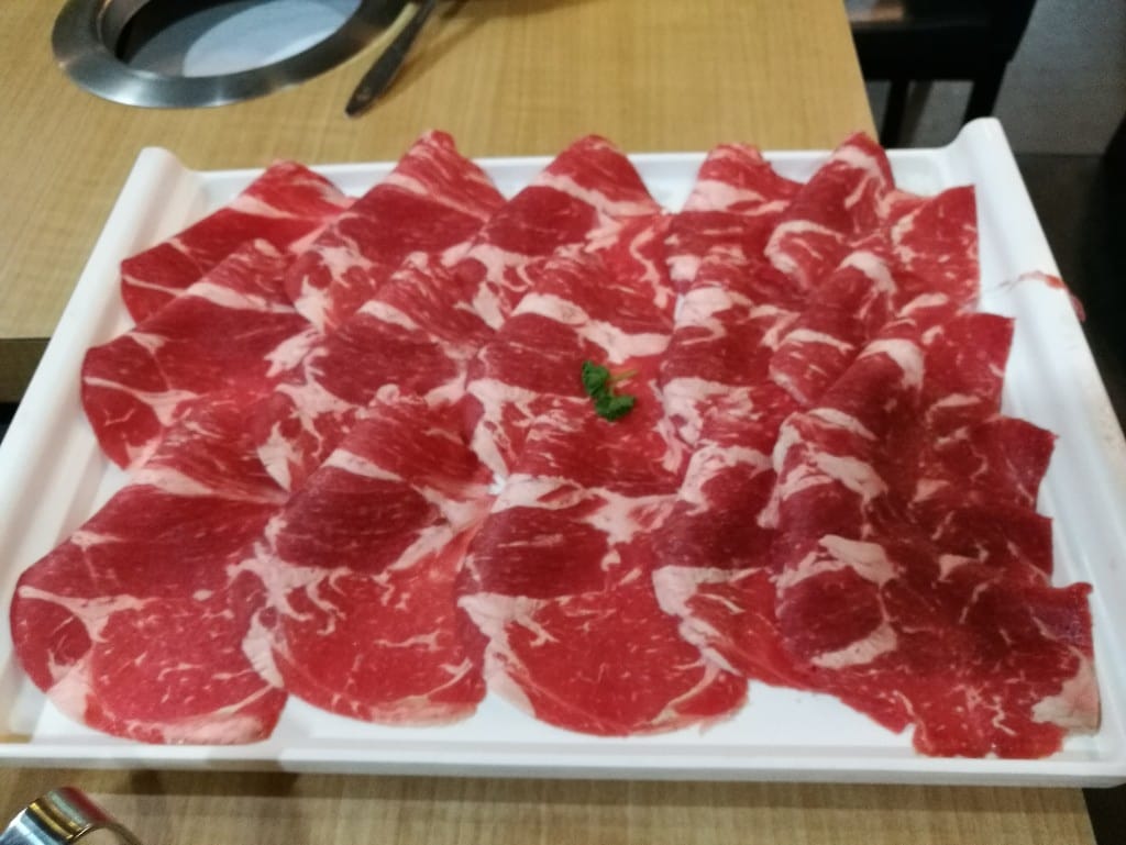 【新莊美食】沐也日式涮涮鍋,主打大份量肉盤,CP值高的美味鍋物,用餐時間拿號碼牌哦! - 第15張圖 【新莊美食】沐也日式涮涮鍋,主打大份量肉盤,CP值高的美味鍋物,用餐時間拿號碼牌哦!