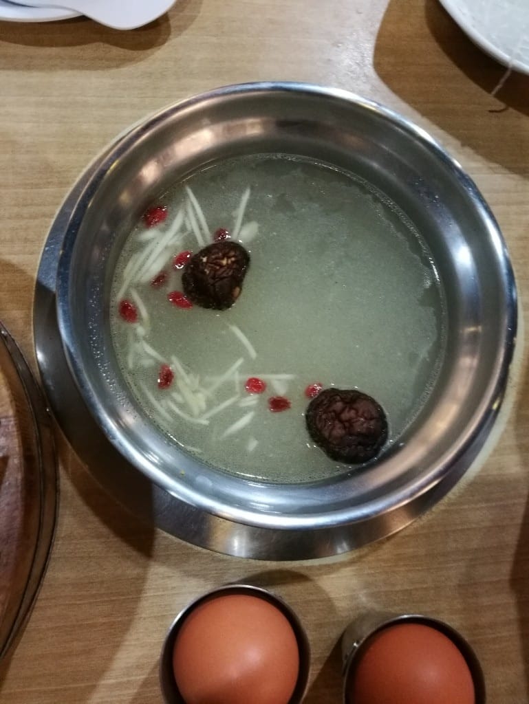 【新莊美食】沐也日式涮涮鍋,主打大份量肉盤,CP值高的美味鍋物,用餐時間拿號碼牌哦! - 第8張圖 【新莊美食】沐也日式涮涮鍋,主打大份量肉盤,CP值高的美味鍋物,用餐時間拿號碼牌哦!