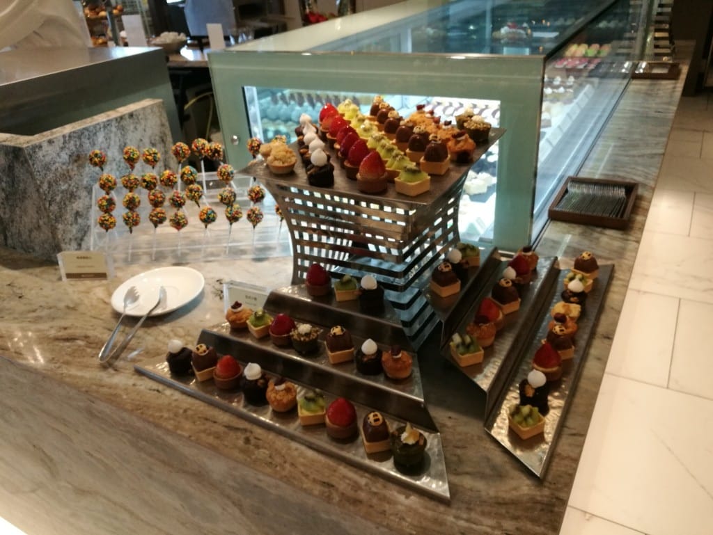 【板橋美食】板橋凱撒大飯店朋派自助餐,環境寬敞舒服,甜點選擇多! - 第4張圖 【板橋美食】板橋凱撒大飯店朋派自助餐,環境寬敞舒服,甜點選擇多!
