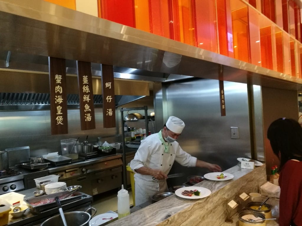 【板橋美食】板橋凱撒大飯店朋派自助餐,環境寬敞舒服,甜點選擇多! - 第18張圖 【板橋美食】板橋凱撒大飯店朋派自助餐,環境寬敞舒服,甜點選擇多!