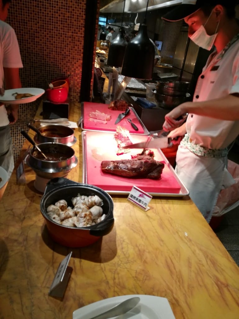 【台中美食】真膳美饌百食匯,鹹食和甜點選擇多又有水準的Buffet - 第27張圖 【台中美食】真膳美饌百食匯,鹹食和甜點選擇多又有水準的Buffet