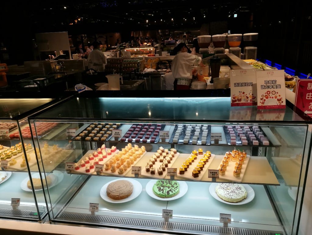 【台中美食】真膳美饌百食匯,鹹食和甜點選擇多又有水準的Buffet - 第6張圖 【台中美食】真膳美饌百食匯,鹹食和甜點選擇多又有水準的Buffet