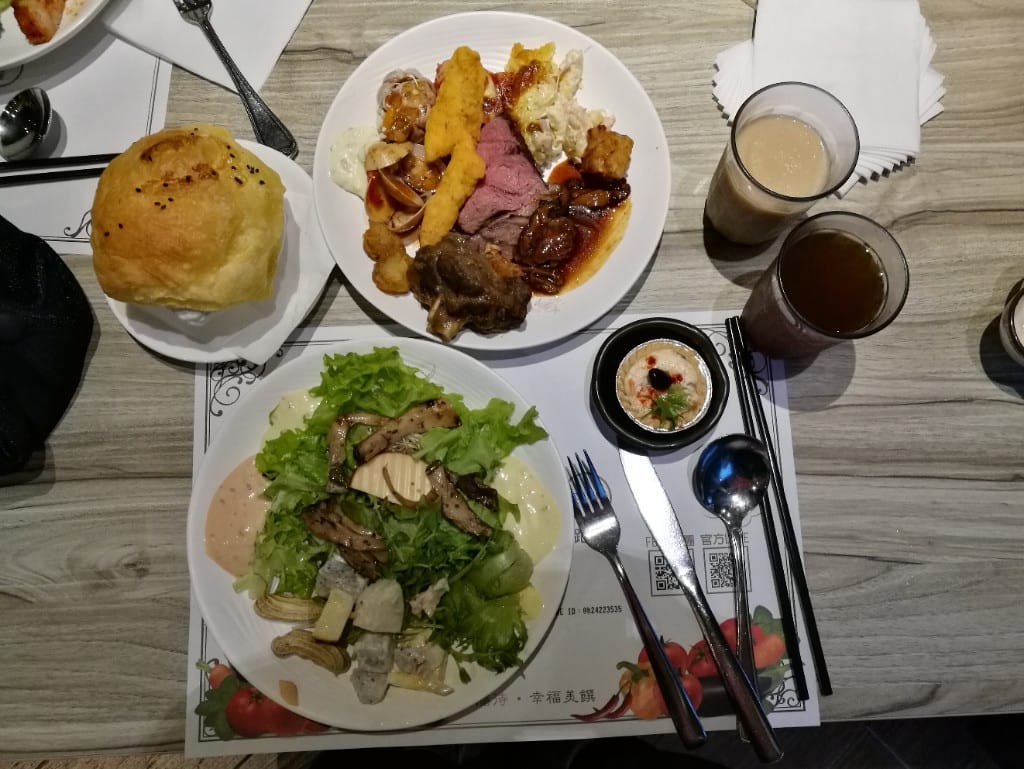 【台中美食】真膳美饌百食匯,鹹食和甜點選擇多又有水準的Buffet - 第33張圖 【台中美食】真膳美饌百食匯,鹹食和甜點選擇多又有水準的Buffet
