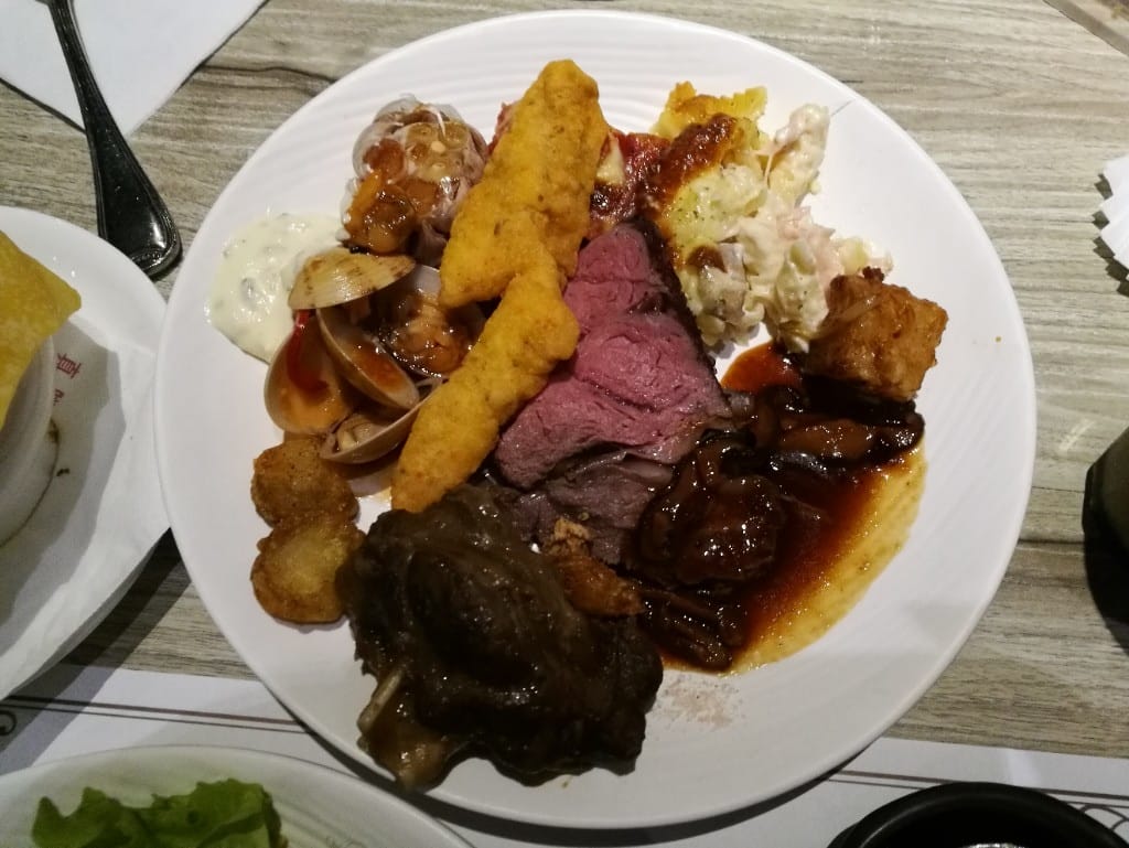 【台中美食】真膳美饌百食匯,鹹食和甜點選擇多又有水準的Buffet - 第37張圖 【台中美食】真膳美饌百食匯,鹹食和甜點選擇多又有水準的Buffet