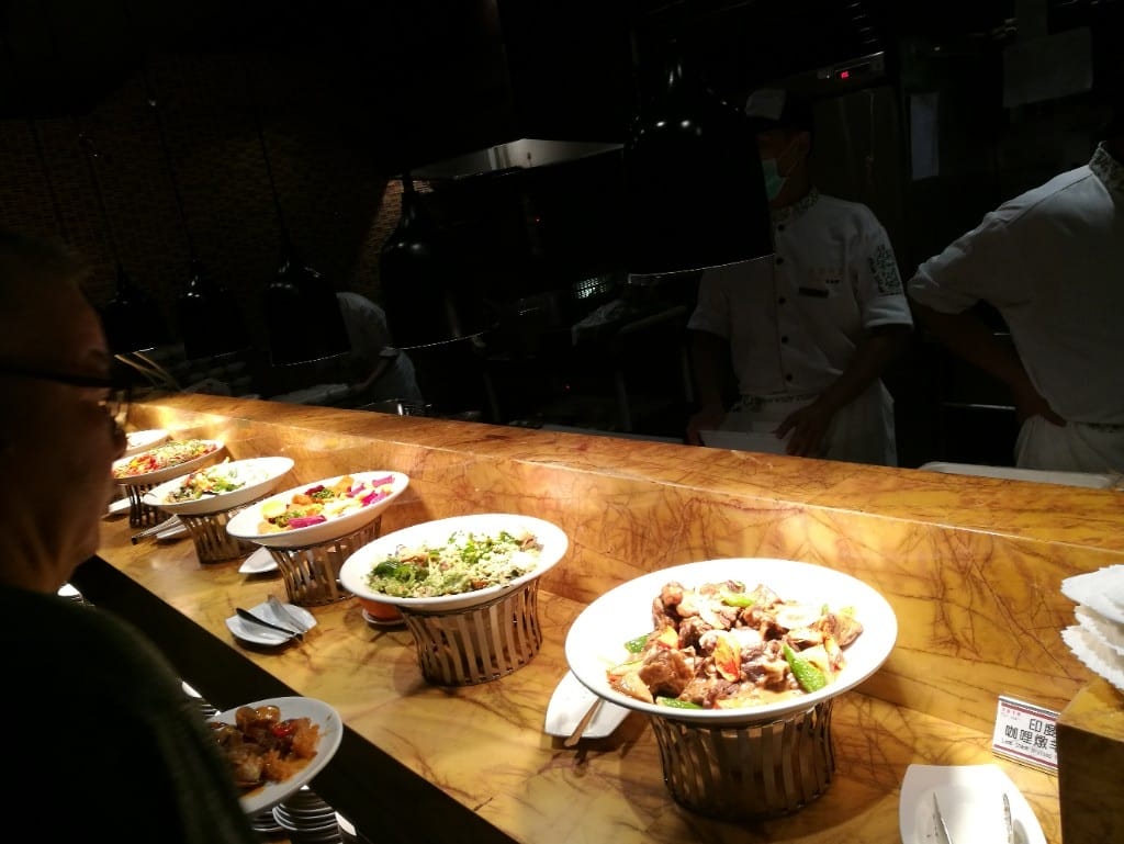 【台中美食】真膳美饌百食匯,鹹食和甜點選擇多又有水準的Buffet - 第32張圖 【台中美食】真膳美饌百食匯,鹹食和甜點選擇多又有水準的Buffet