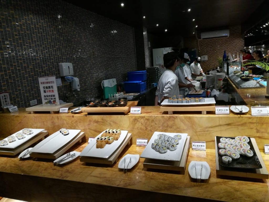 【台中美食】真膳美饌百食匯,鹹食和甜點選擇多又有水準的Buffet - 第18張圖 【台中美食】真膳美饌百食匯,鹹食和甜點選擇多又有水準的Buffet