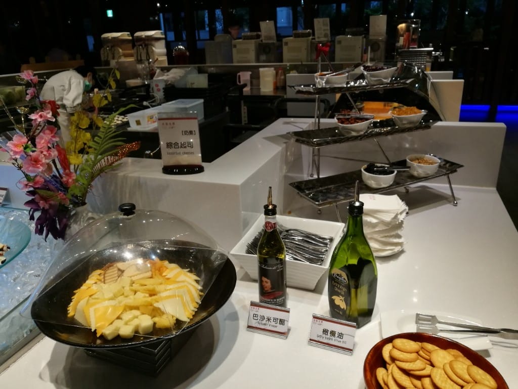 【台中美食】真膳美饌百食匯,鹹食和甜點選擇多又有水準的Buffet - 第20張圖 【台中美食】真膳美饌百食匯,鹹食和甜點選擇多又有水準的Buffet