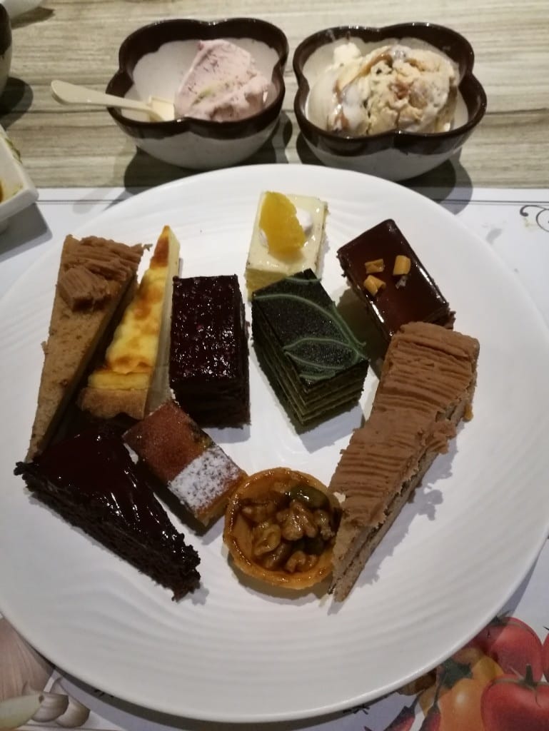 【台中美食】真膳美饌百食匯,鹹食和甜點選擇多又有水準的Buffet - 第44張圖 【台中美食】真膳美饌百食匯,鹹食和甜點選擇多又有水準的Buffet