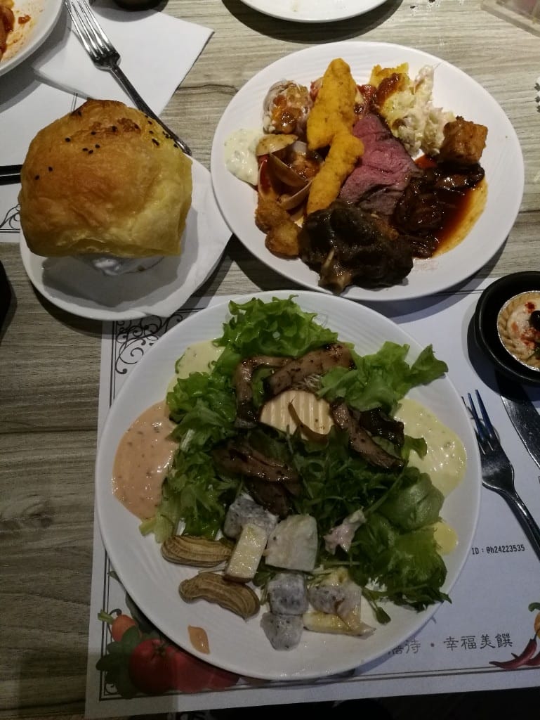 【台中美食】真膳美饌百食匯,鹹食和甜點選擇多又有水準的Buffet - 第34張圖 【台中美食】真膳美饌百食匯,鹹食和甜點選擇多又有水準的Buffet