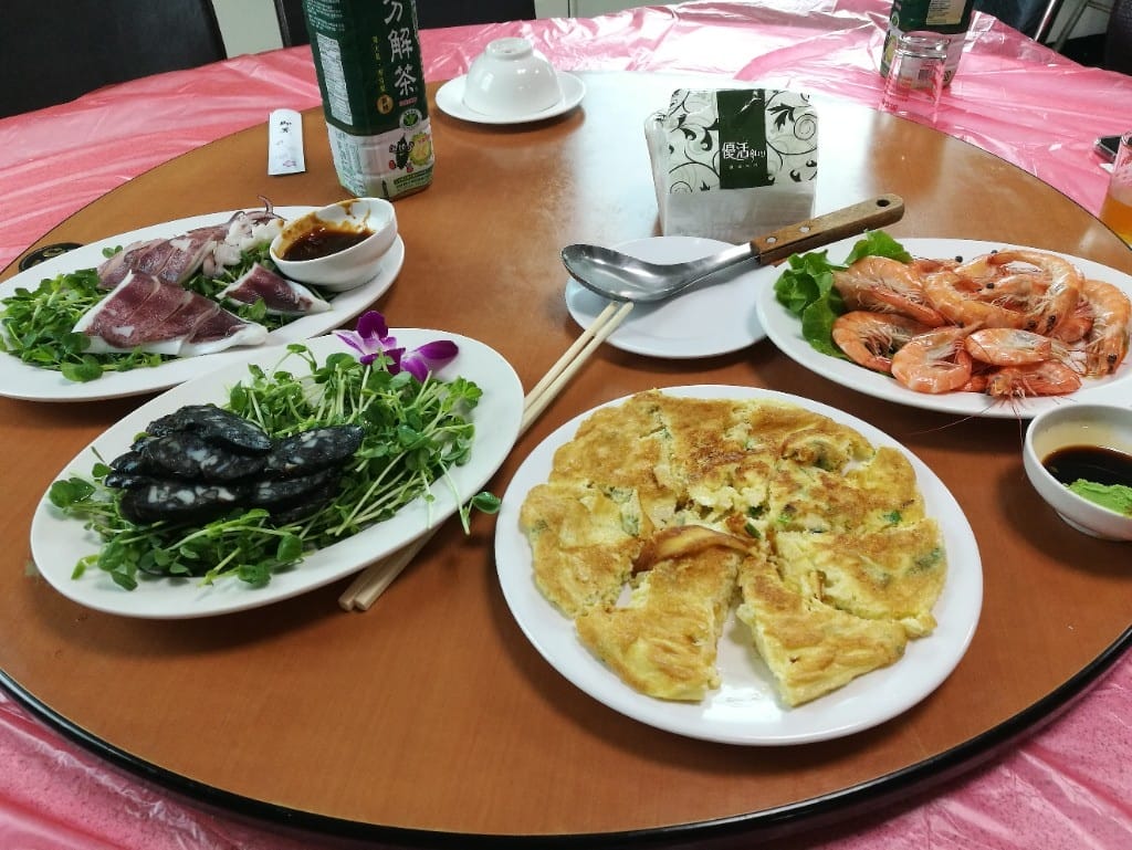【基隆美食】友信海鮮,深澳漁港的老字號海鮮餐廳,餐點選擇多又新鮮! - 第4張圖 【基隆美食】友信海鮮,深澳漁港的老字號海鮮餐廳,餐點選擇多又新鮮!