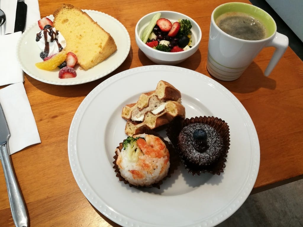 【板橋美食】王樣輕食廚房,環境明亮舒服,想吃什麼自己夾! - 第11張圖 【板橋美食】王樣輕食廚房,環境明亮舒服,想吃什麼自己夾!