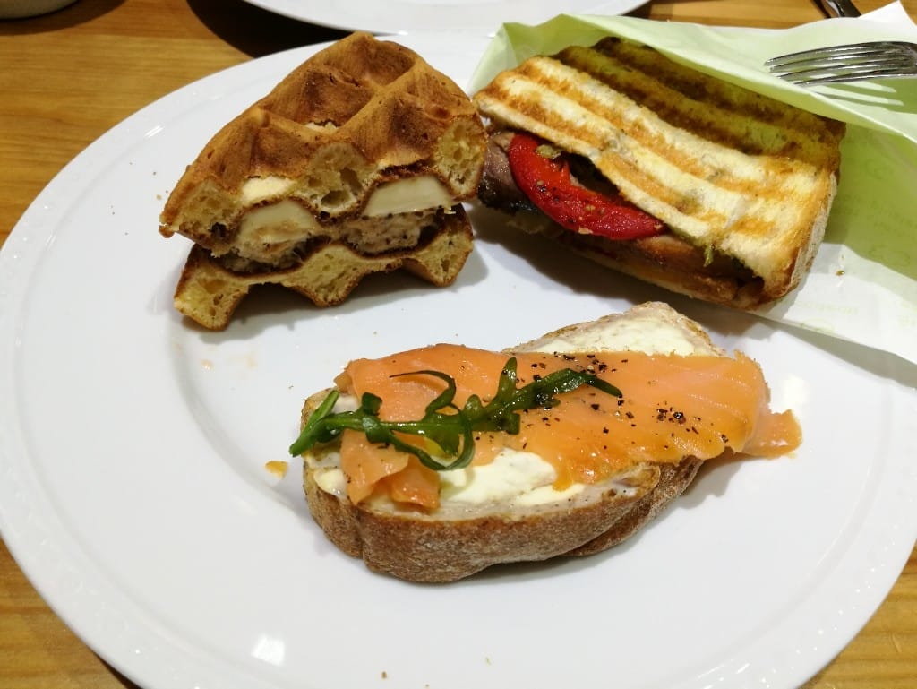 【板橋美食】王樣輕食廚房,環境明亮舒服,想吃什麼自己夾! - 第20張圖 【板橋美食】王樣輕食廚房,環境明亮舒服,想吃什麼自己夾!