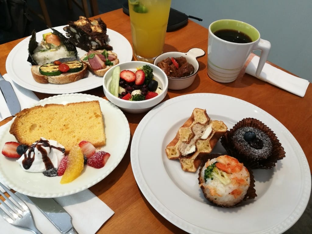 【板橋美食】王樣輕食廚房,環境明亮舒服,想吃什麼自己夾! - 第13張圖 【板橋美食】王樣輕食廚房,環境明亮舒服,想吃什麼自己夾!