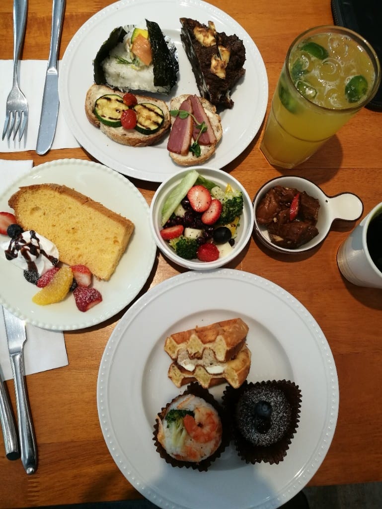 【板橋美食】王樣輕食廚房,環境明亮舒服,想吃什麼自己夾! - 第10張圖 【板橋美食】王樣輕食廚房,環境明亮舒服,想吃什麼自己夾!