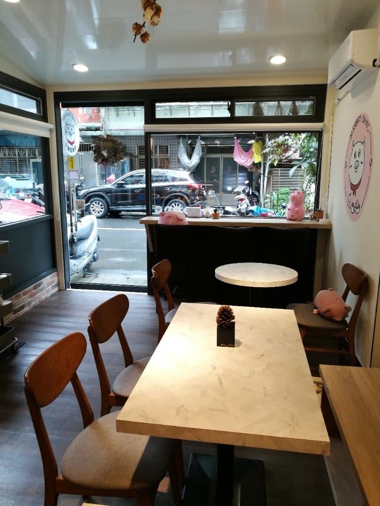 【板橋美食】小豬圓舞曲,環境溫馨舒服,各種手作甜點都好好吃 - 第19張圖 【板橋美食】小豬圓舞曲,環境溫馨舒服,各種手作甜點都好好吃