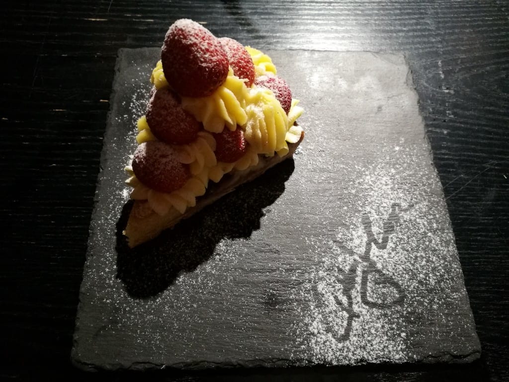 【淡水美食】4F小飯館，寵物友善餐廳，各種義大利麵燉飯還有手作甜點