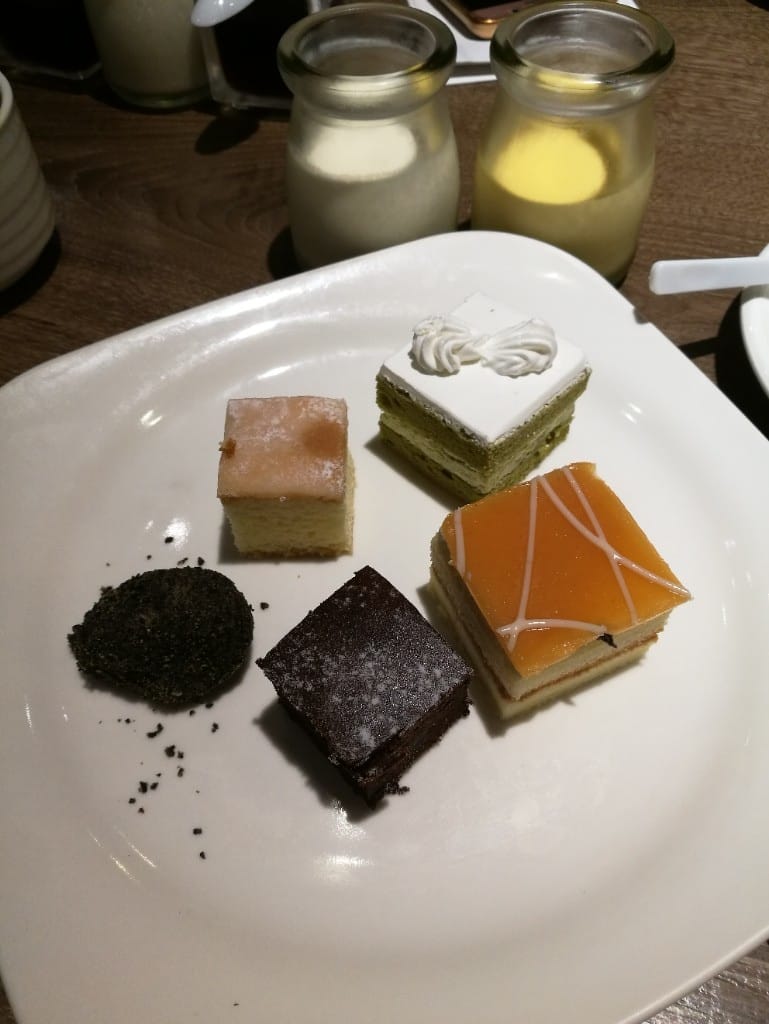 【新莊美食】鬥牛士義式廚房新莊店，CP值高的美味義大利麵，還有各種炸物及自助吧！