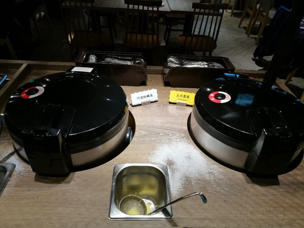 【新莊美食】鬥牛士義式廚房新莊店，CP值高的美味義大利麵，還有各種炸物及自助吧！
