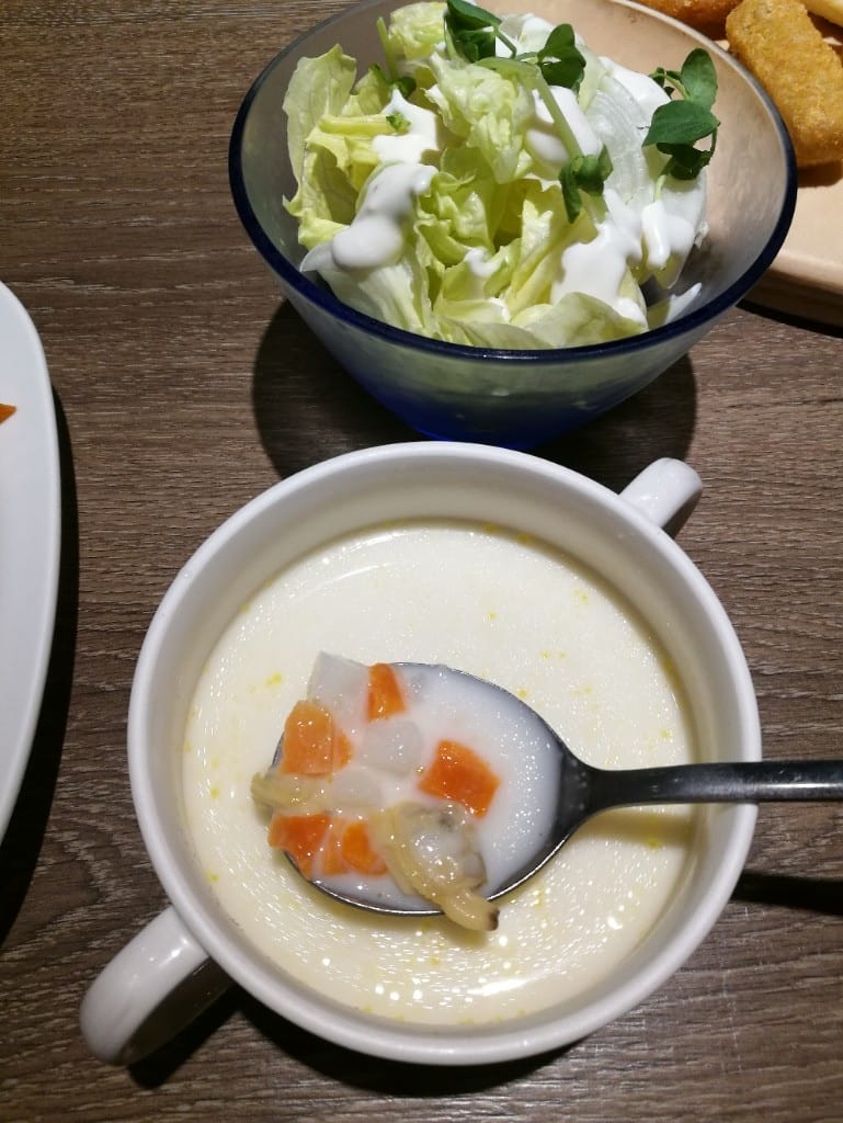 【新莊美食】鬥牛士義式廚房新莊店，CP值高的美味義大利麵，還有各種炸物及自助吧！