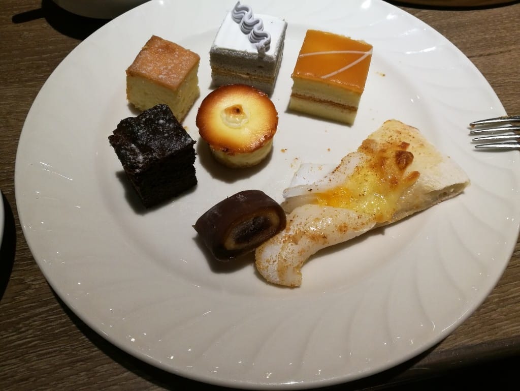 【新莊美食】鬥牛士義式廚房新莊店，CP值高的美味義大利麵，還有各種炸物及自助吧！