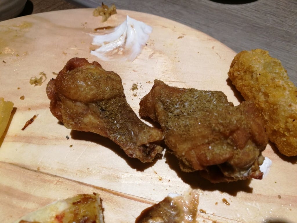 【新莊美食】鬥牛士義式廚房新莊店，CP值高的美味義大利麵，還有各種炸物及自助吧！