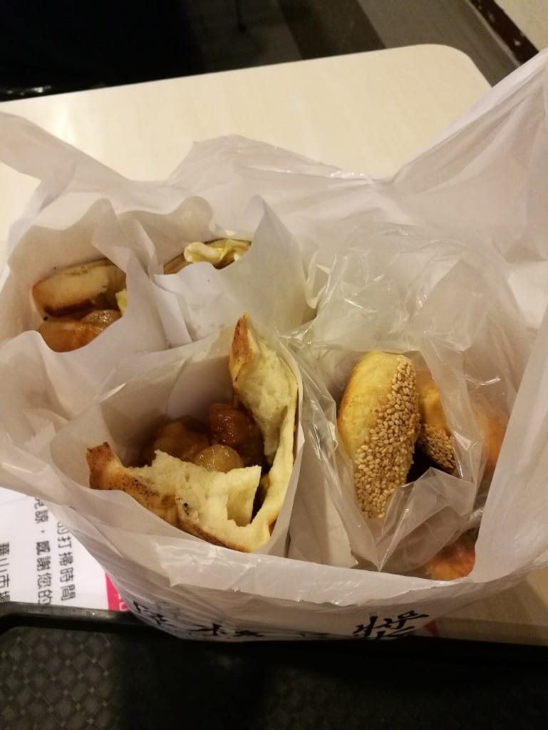 【台北美食】阜杭豆漿,2018 台北米其林美食必比登推介,推薦的必吃燒餅油條 - 第18張圖 【台北美食】阜杭豆漿,2018 台北米其林美食必比登推介,推薦的必吃燒餅油條