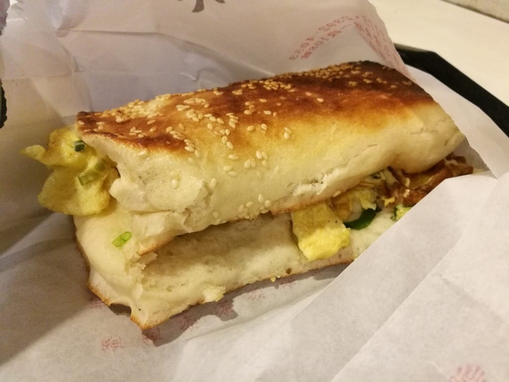 【台北美食】阜杭豆漿,2018 台北米其林美食必比登推介,推薦的必吃燒餅油條 - 第10張圖 【台北美食】阜杭豆漿,2018 台北米其林美食必比登推介,推薦的必吃燒餅油條