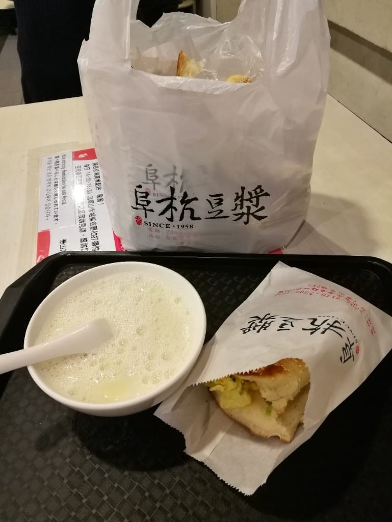 【台北美食】阜杭豆漿,2018 台北米其林美食必比登推介,推薦的必吃燒餅油條 - 第13張圖 【台北美食】阜杭豆漿,2018 台北米其林美食必比登推介,推薦的必吃燒餅油條
