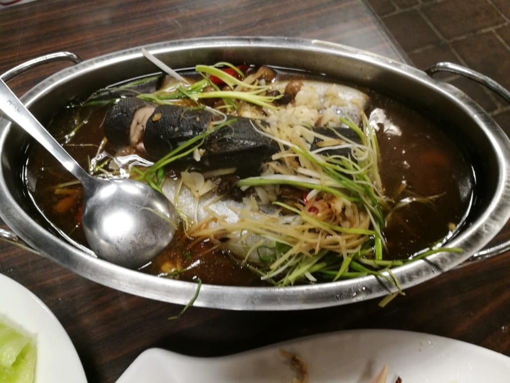【清境美食】伊拿谷景觀咖啡餐坊，友人推薦甕缸雞餐廳