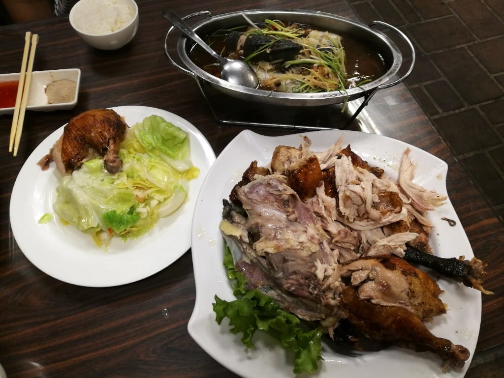 【清境美食】伊拿谷景觀咖啡餐坊，友人推薦甕缸雞餐廳