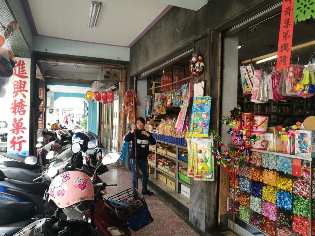 【台南美食】美食文青之旅Day2 武廟阿嬤碳烤三明治&古板蔡師父&蕾蜜朵菓子工房&震湶雪花冰