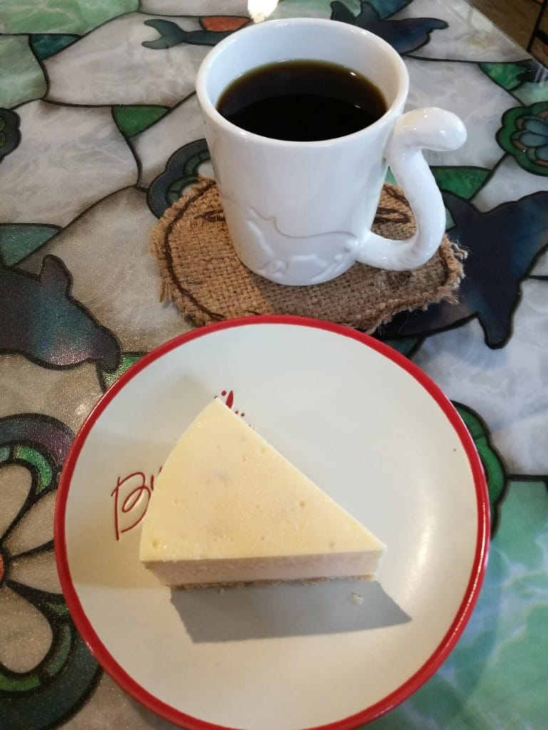 【宜蘭咖啡】探索家咖啡，隱身蘇澳巷弄間 自家烘焙咖啡豆，又有手作點心的喵喵咖啡店