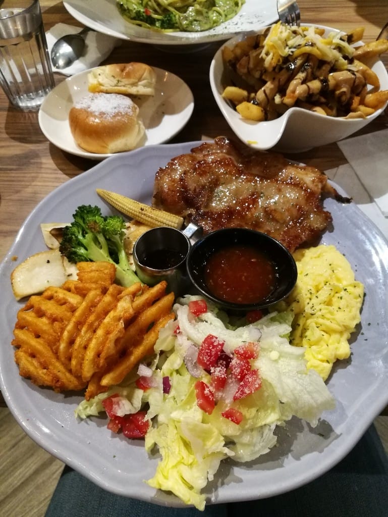 【泰山美食】Oval Meat，泰山美式餐廳，餐點選擇好多