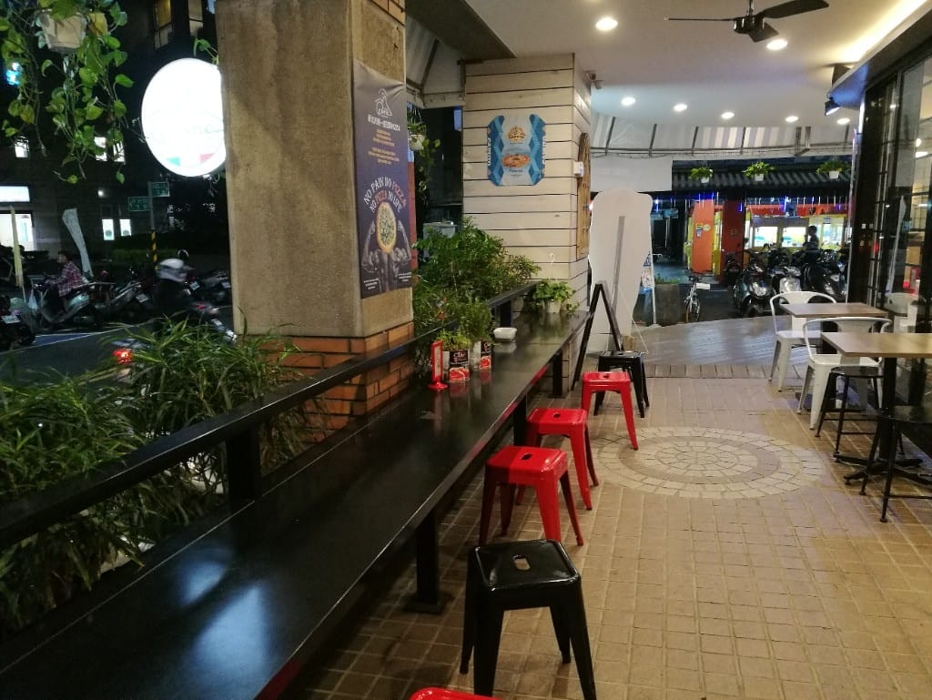 【新莊美食】Gino Pizza Napoletana，天然發酵用窯烤的台灣披薩比賽冠軍