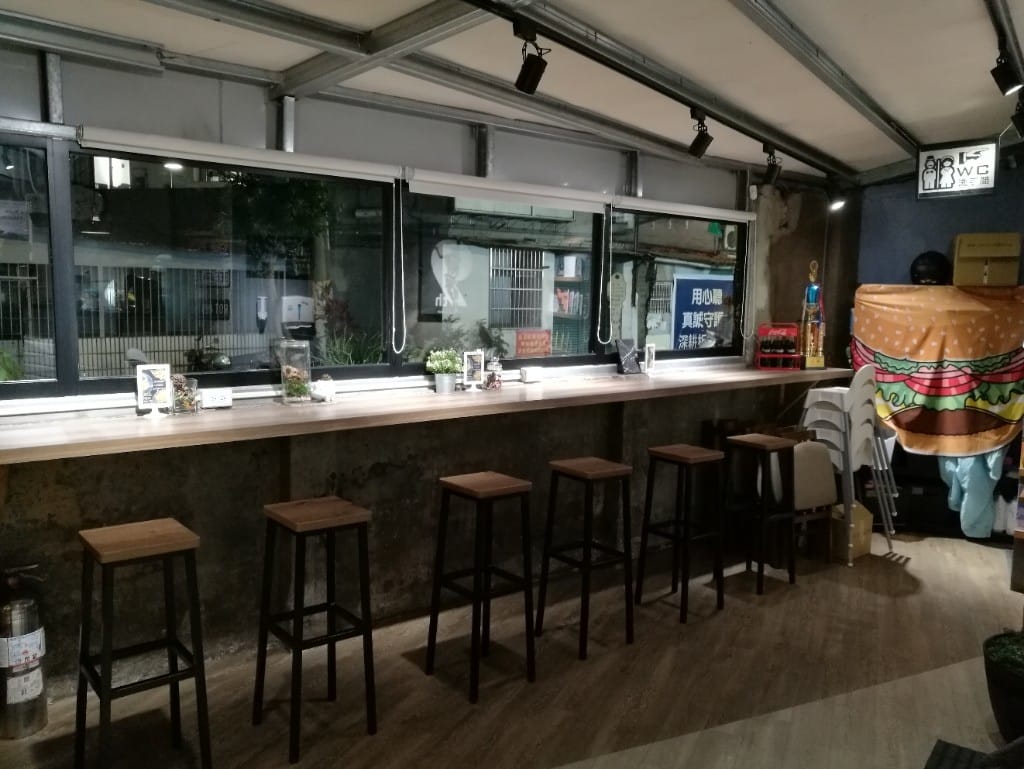 【板橋早午餐】GATSBY蓋子美式餐廳,有花生醬菠蘿漢堡包的工業風美式餐廳 - 第5張圖 【板橋早午餐】GATSBY蓋子美式餐廳,有花生醬菠蘿漢堡包的工業風美式餐廳