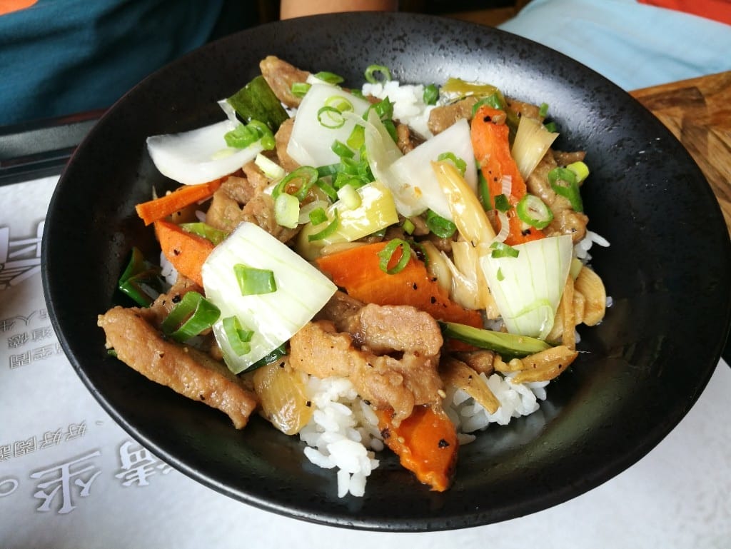 【花蓮美食】王記茶舖,花蓮版春水堂,簡餐小食豐富,適合聊天久坐的好所在 - 第8張圖 【花蓮美食】王記茶舖,花蓮版春水堂,簡餐小食豐富,適合聊天久坐的好所在