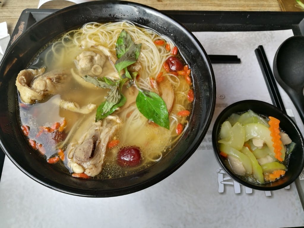 【花蓮美食】王記茶舖,花蓮版春水堂,簡餐小食豐富,適合聊天久坐的好所在 - 第9張圖 【花蓮美食】王記茶舖,花蓮版春水堂,簡餐小食豐富,適合聊天久坐的好所在