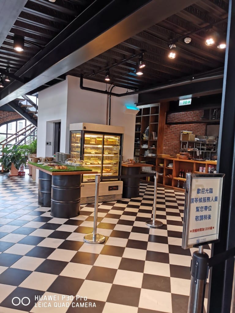 【宜蘭美食】超品起士烘培工房，歐式城堡風，提供各種起士烘焙糕點及美味義式料理的優質餐廳，還有觀光工廠哦！