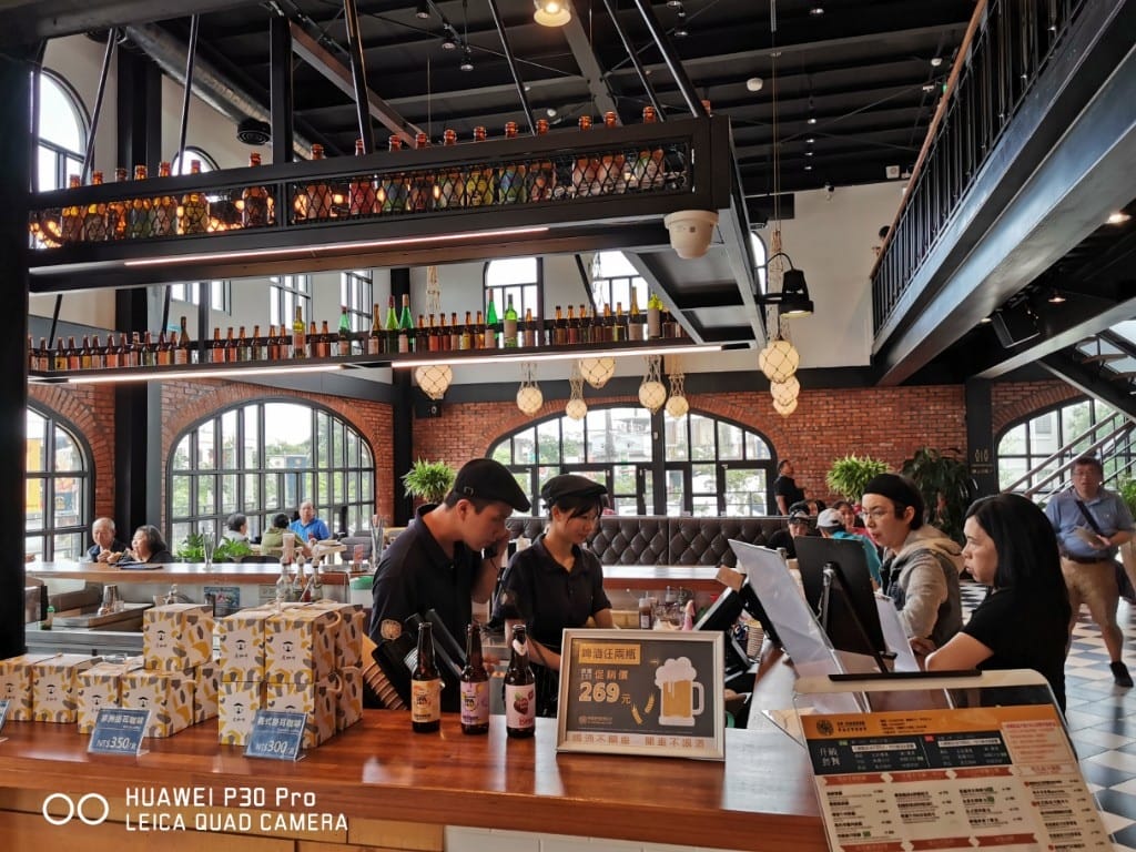 【宜蘭美食】超品起士烘培工房，歐式城堡風，提供各種起士烘焙糕點及美味義式料理的優質餐廳，還有觀光工廠哦！