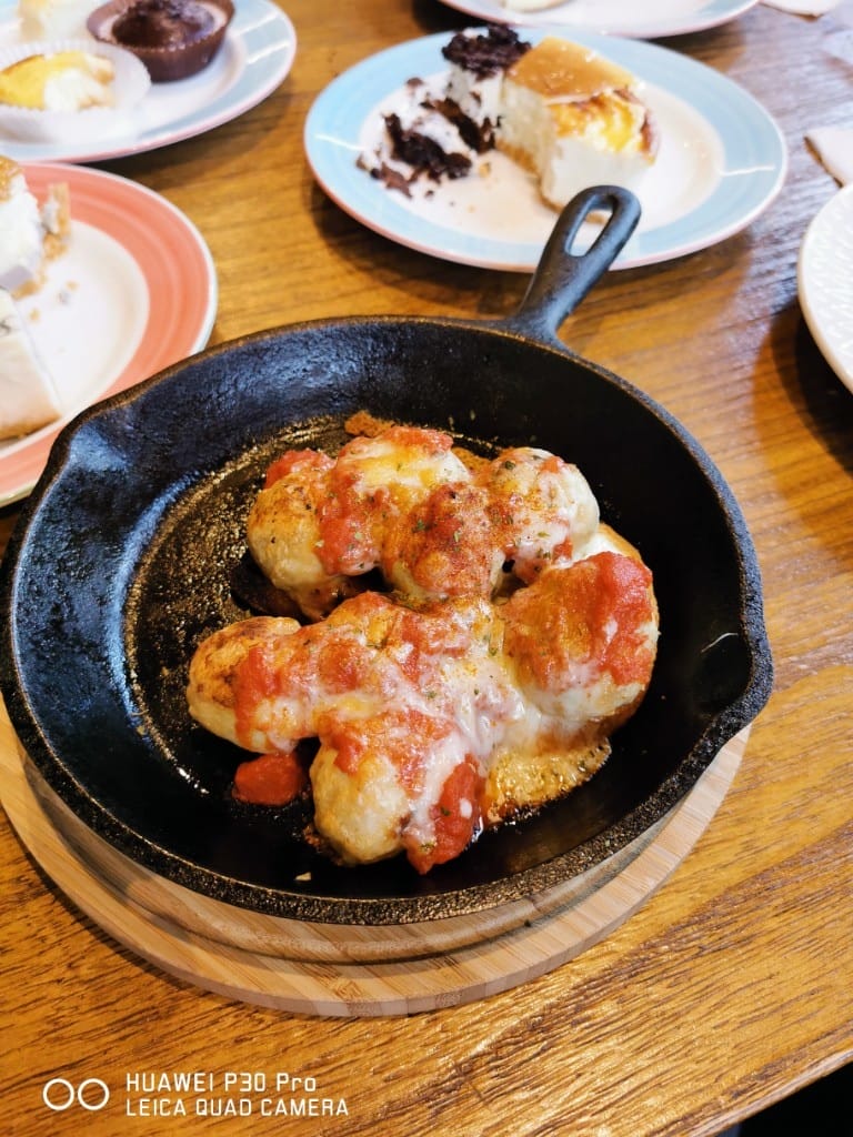 【宜蘭美食】超品起士烘培工房，歐式城堡風，提供各種起士烘焙糕點及美味義式料理的優質餐廳，還有觀光工廠哦！