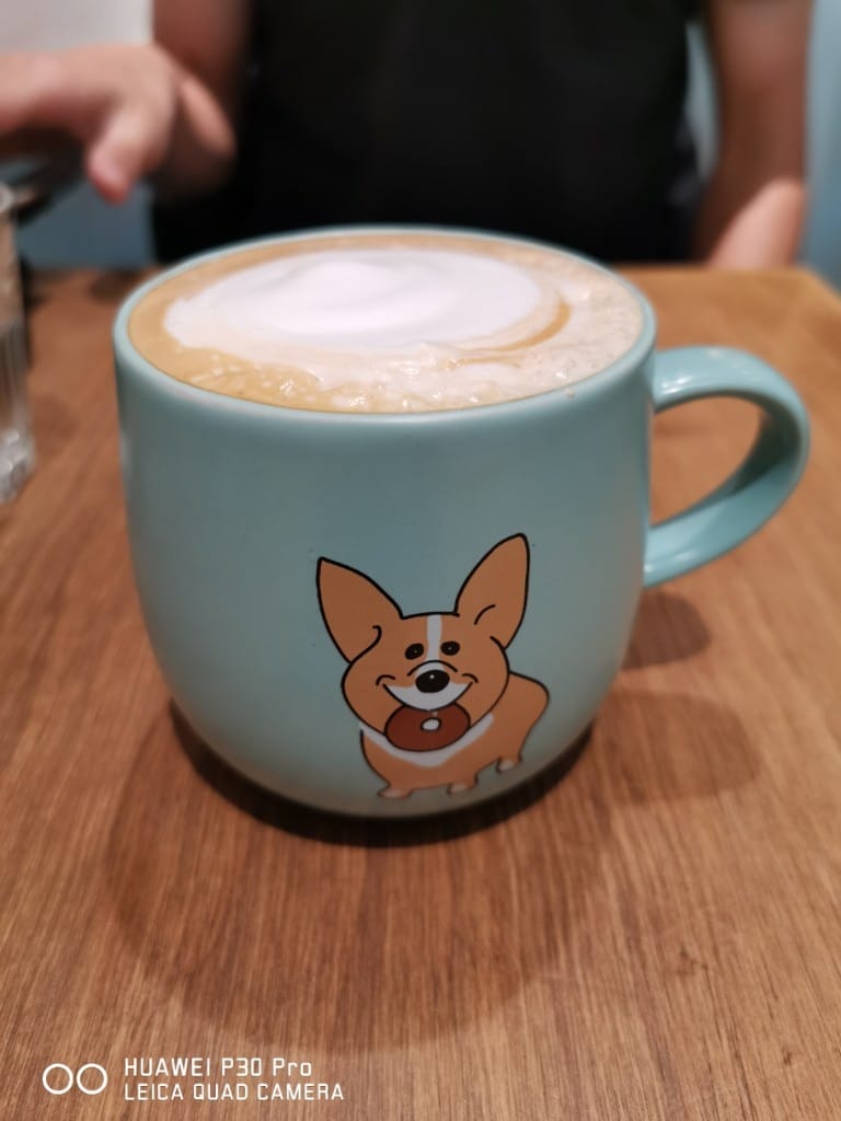 【板橋美食】奶油先生Mr butter cafe，提供自家烘培麵包甜點與輕食的寵物友善咖啡館